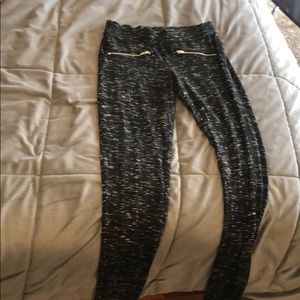 Old navy black and white leggings